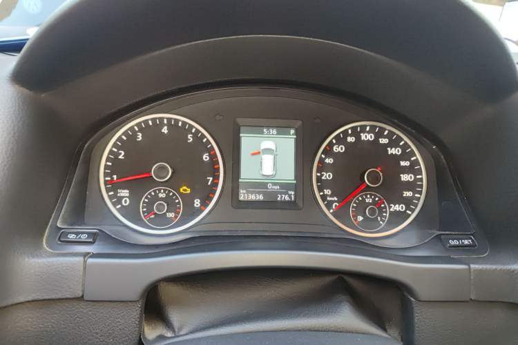 Used Volkswagen Tiguan 2013 2.0 TSI Automatic All-Wheel-Drive Flagship Edition Instrument Cluster