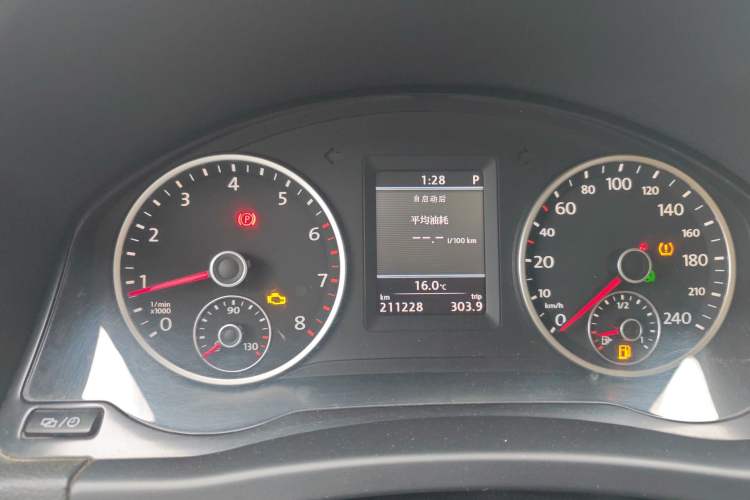 Used Volkswagen Tiguan 2013 1.8TSI Automatic Two-Wheel Drive Luxury Model Instrument Cluster