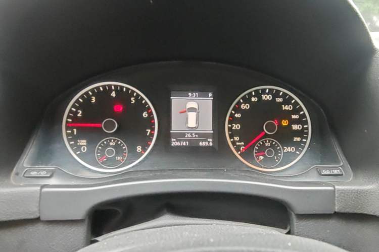 Used Volkswagen Tiguan 2013 1.8 TSI Automatic All-Wheel Drive Luxury Model Instrument Cluster
