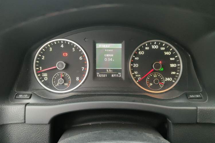 Used Volkswagen Tiguan 2013 2.0 TSI Automatic All-Wheel-Drive Flagship Edition Instrument Cluster