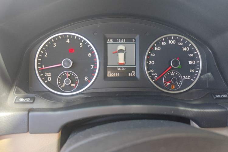 Used Volkswagen Tiguan 2013 2.0 TSI Automatic All-Wheel Drive Luxury Edition Instrument Cluster