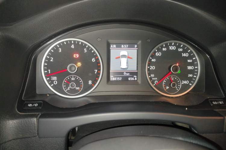 Used Volkswagen Tiguan 2013 1.8 TSI Automatic All-Wheel Drive Luxury Model Instrument Cluster