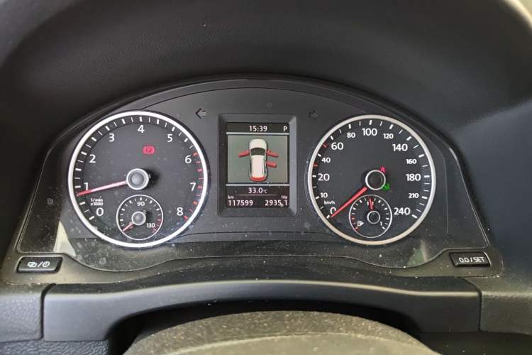Used Volkswagen Tiguan 2013 1.8 TSI Automatic All-Wheel Drive Luxury Model Instrument Cluster