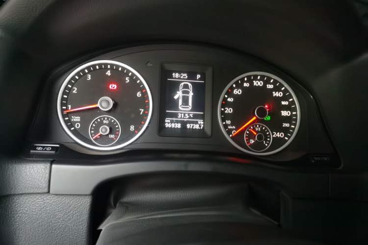 Used Volkswagen Tiguan 2013 1.8TSI Automatic All-Wheel-Drive Comfort Edition Instrument Cluster
