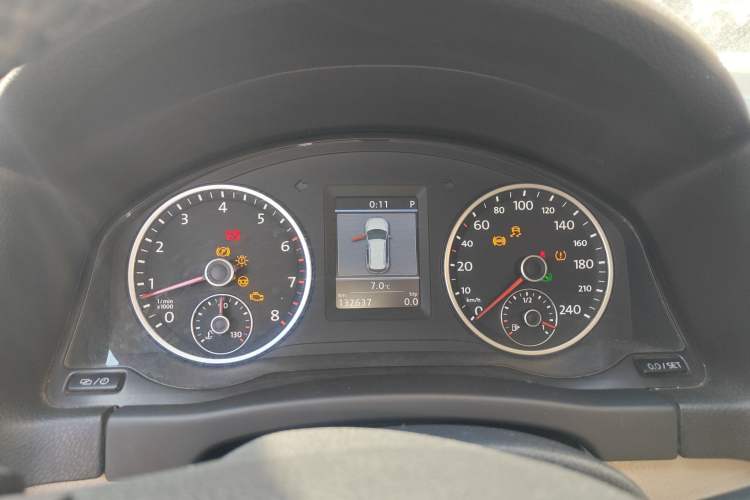 Used Volkswagen Tiguan 2013 2.0 TSI Automatic All-Wheel-Drive Flagship Edition Instrument Cluster