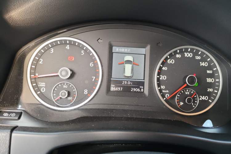 Used Volkswagen Tiguan 2013 1.8 TSI Automatic All-Wheel Drive Luxury Model Instrument Cluster