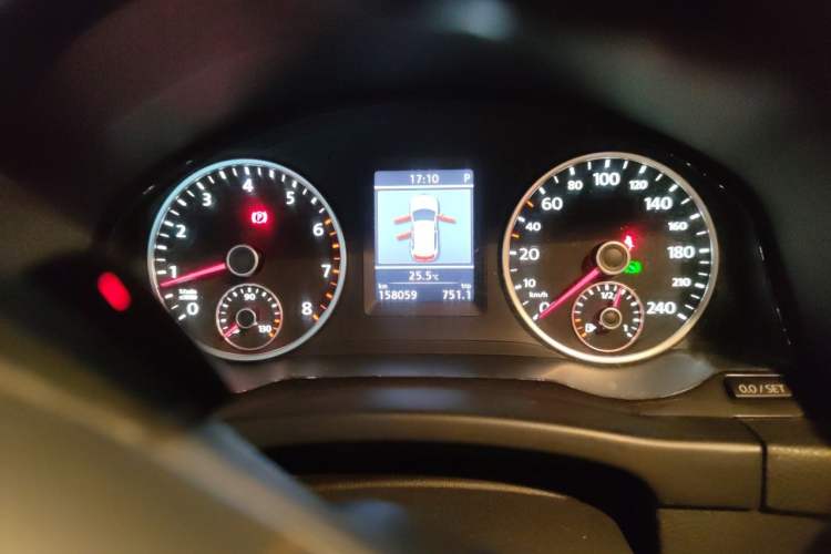 Used Volkswagen Tiguan 2013 2.0 TSI Automatic All-Wheel-Drive Flagship Edition Instrument Cluster