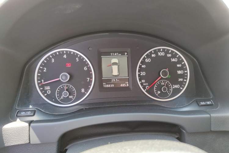 Used Volkswagen Tiguan 2013 1.8 TSI Automatic All-Wheel Drive Luxury Model Instrument Cluster