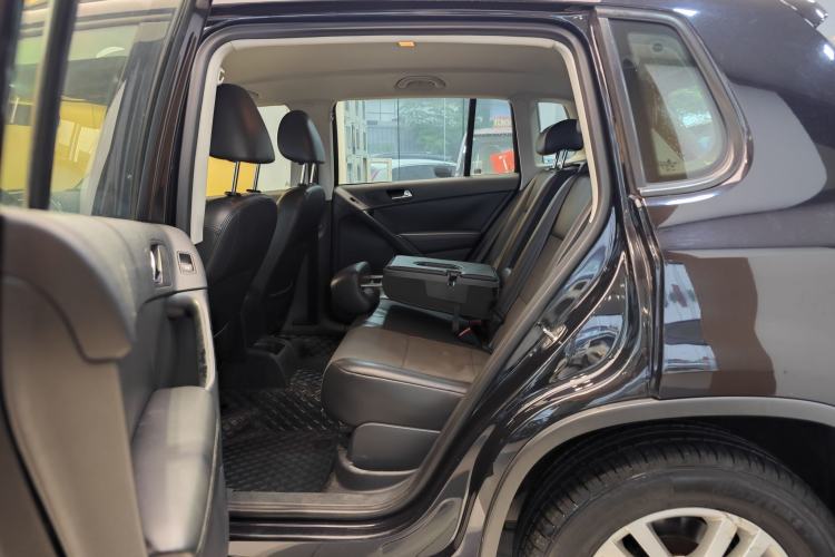 Used Volkswagen Tiguan 2013 1.8TSI Automatic Two-Wheel Drive Trend Edition Interior 4