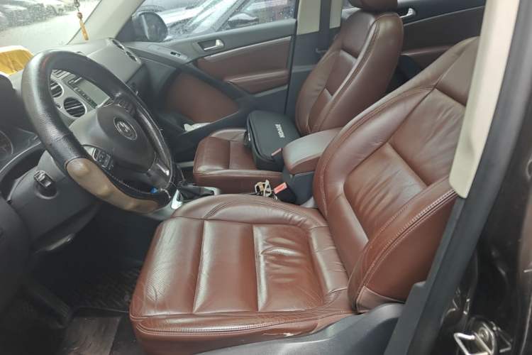 Used Volkswagen Tiguan 2013 1.8 TSI Automatic All-Wheel Drive Luxury Model Left Front Seat