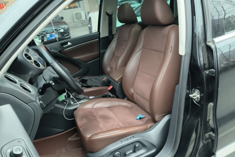 Used Volkswagen Tiguan 2013 2.0 TSI Automatic All-Wheel-Drive Flagship Edition Left Front Seat