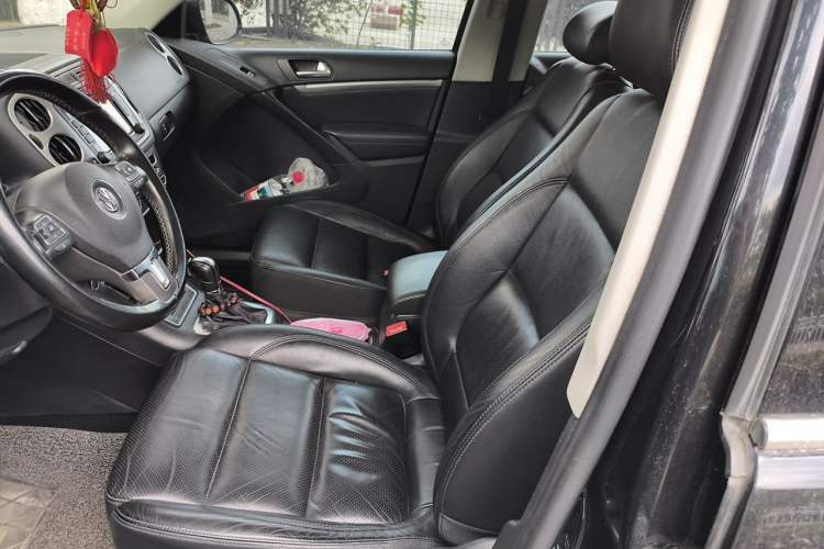 Used Volkswagen Tiguan 2013 1.8 TSI Automatic All-Wheel Drive Luxury Model Left Front Seat