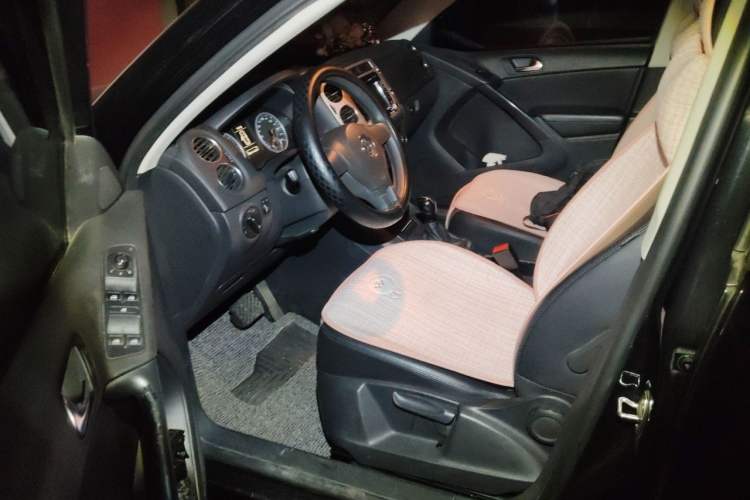 Used Volkswagen Tiguan 2013 1.8TSI Automatic Two-Wheel Drive Trend Edition Left Front Seat
