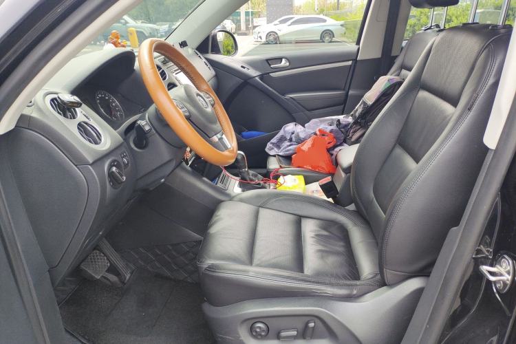 Used Volkswagen Tiguan 2013 2.0 TSI Automatic All-Wheel Drive Luxury Edition Left Front Seat