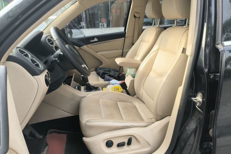 Used Volkswagen Tiguan 2013 1.8 TSI Automatic All-Wheel Drive Luxury Model Left Front Seat