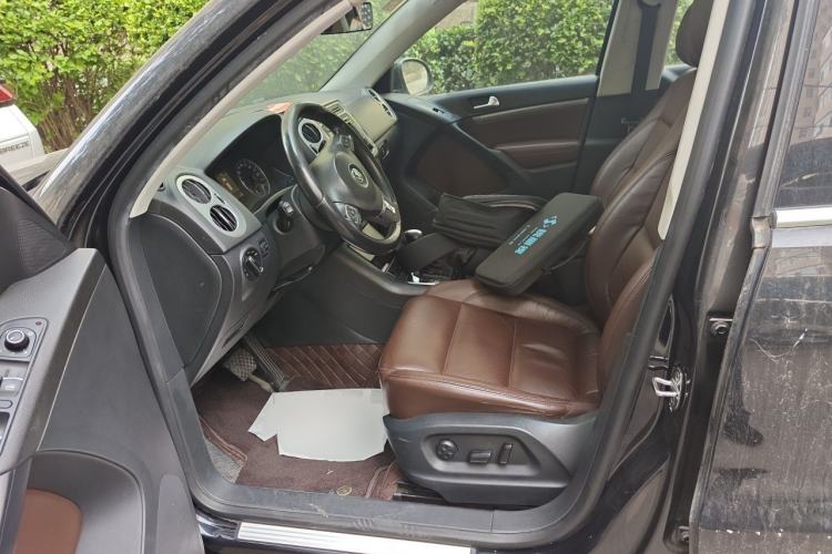 Used Volkswagen Tiguan 2013 1.8 TSI Automatic All-Wheel Drive Luxury Model Left Front Seat