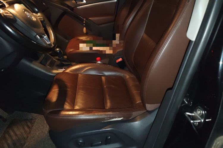 Used Volkswagen Tiguan 2013 2.0 TSI Automatic All-Wheel Drive Luxury Edition Left Front Seat