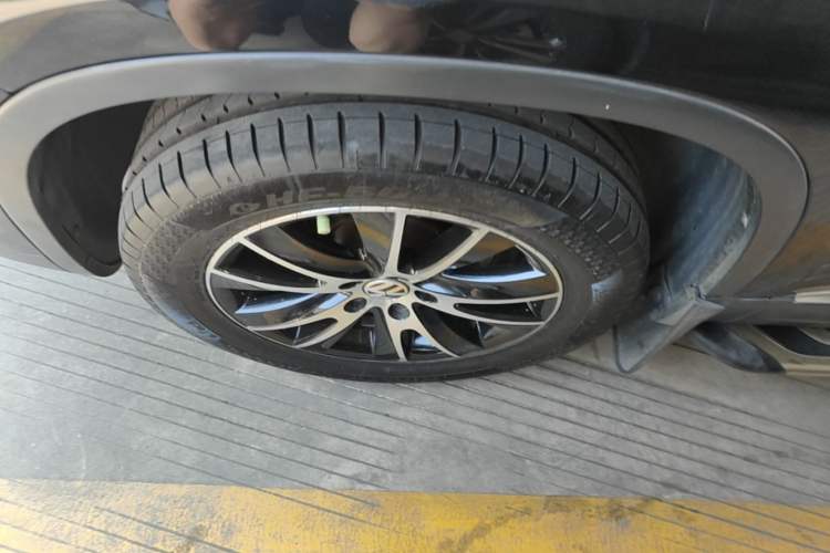 Used Volkswagen Tiguan 2013 1.8TSI Automatic Two-Wheel Drive Luxury Model Left Front Wheel Hub