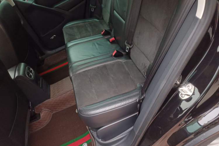 Used Volkswagen Tiguan 2013 2.0 TSI Automatic All-Wheel-Drive Flagship Edition Left Rear Seat