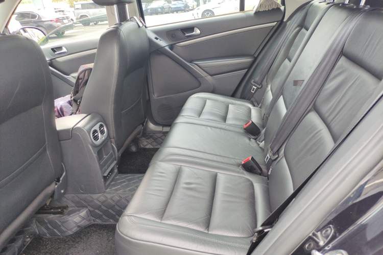 Used Volkswagen Tiguan 2013 2.0 TSI Automatic All-Wheel Drive Luxury Edition Left Rear Seat