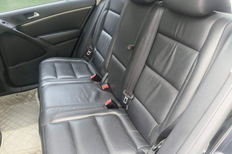 Used Volkswagen Tiguan 2013 2.0 TSI Automatic All-Wheel Drive Luxury Edition Left Rear Seat