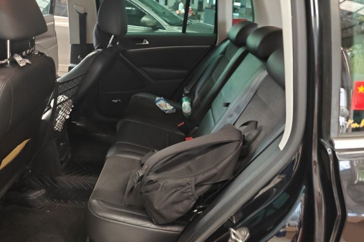 Used Volkswagen Tiguan 2013 2.0 TSI Automatic All-Wheel-Drive Flagship Edition Left Rear Seat
