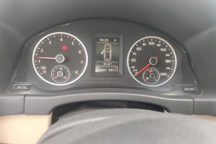 Used Volkswagen Tiguan 2013 1.8TSI Automatic All-Wheel-Drive Comfort Edition Odometer Close Up