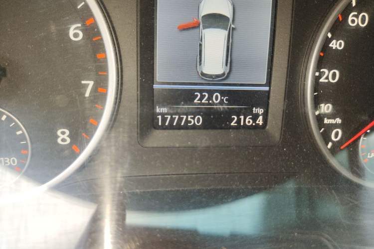 Used Volkswagen Tiguan 2013 2.0 TSI Automatic All-Wheel-Drive Flagship Edition Odometer Close Up