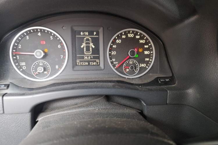 Used Volkswagen Tiguan 2013 1.8TSI Automatic Two-Wheel Drive Trend Edition Odometer Close Up