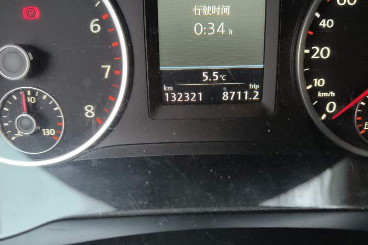 Used Volkswagen Tiguan 2013 2.0 TSI Automatic All-Wheel-Drive Flagship Edition Odometer Close Up