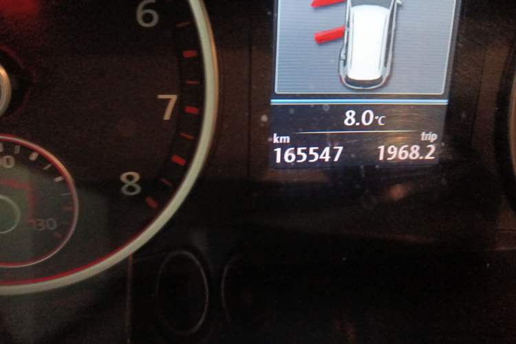 Used Volkswagen Tiguan 2013 2.0 TSI Automatic All-Wheel Drive Luxury Edition Odometer Close Up