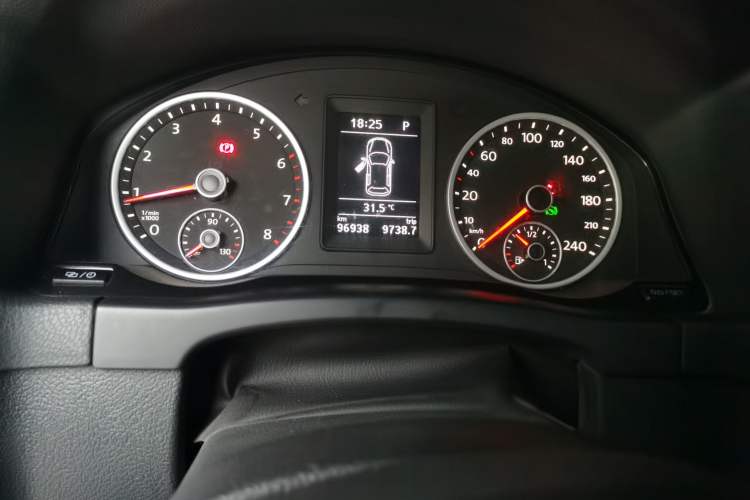 Used Volkswagen Tiguan 2013 1.8TSI Automatic All-Wheel-Drive Comfort Edition Odometer Close Up