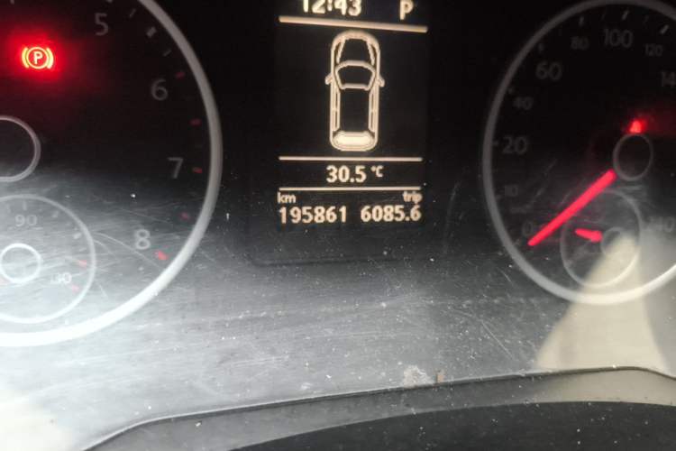 Used Volkswagen Tiguan 2013 1.8TSI Automatic Two-Wheel Drive Trend Edition Odometer Close Up
