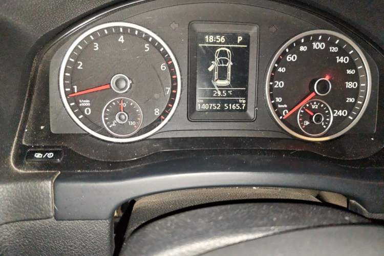 Used Volkswagen Tiguan 2013 1.8 TSI Automatic Two-Wheel Drive Comfort Edition Odometer Close Up