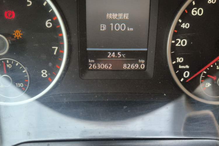Used Volkswagen Tiguan 2013 1.8 TSI Automatic All-Wheel Drive Luxury Model Odometer Close Up
