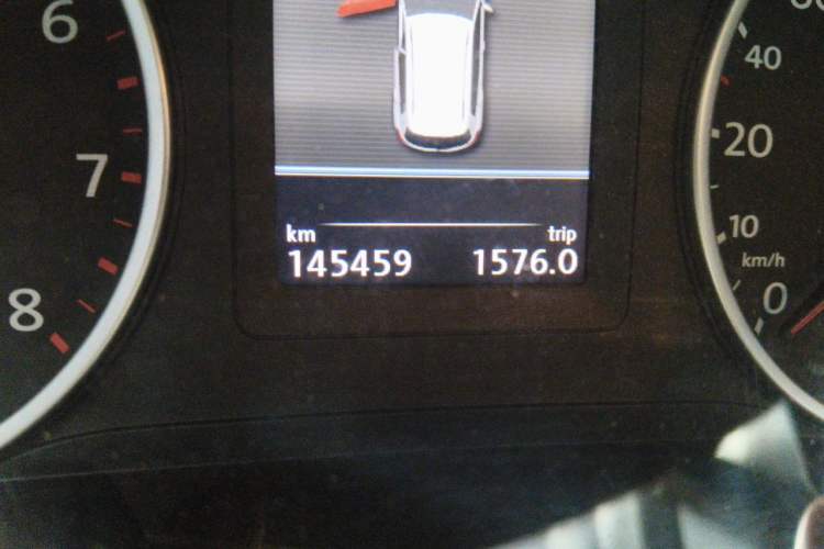 Used Volkswagen Tiguan 2013 1.8TSI Automatic Two-Wheel Drive Luxury Model Odometer Close Up