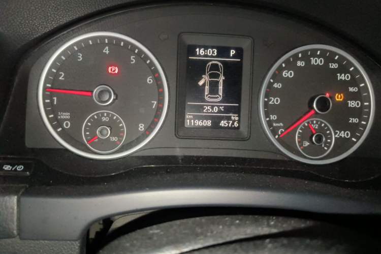 Used Volkswagen Tiguan 2013 1.8TSI Automatic Two-Wheel Drive Trend Edition Odometer Close Up