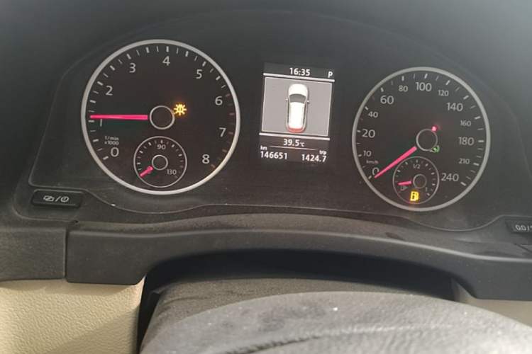 Used Volkswagen Tiguan 2013 1.8 TSI Automatic Two-Wheel Drive Comfort Edition Odometer Close Up