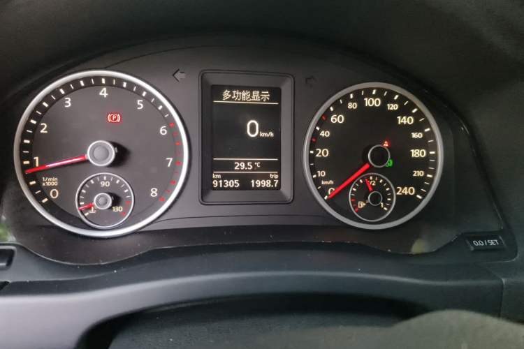 Used Volkswagen Tiguan 2013 1.8TSI Automatic Two-Wheel Drive Trend Edition Odometer Close Up