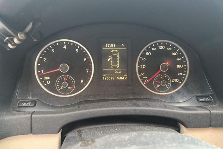 Used Volkswagen Tiguan 2013 1.8 TSI Automatic Two-Wheel Drive Comfort Edition Odometer Close Up