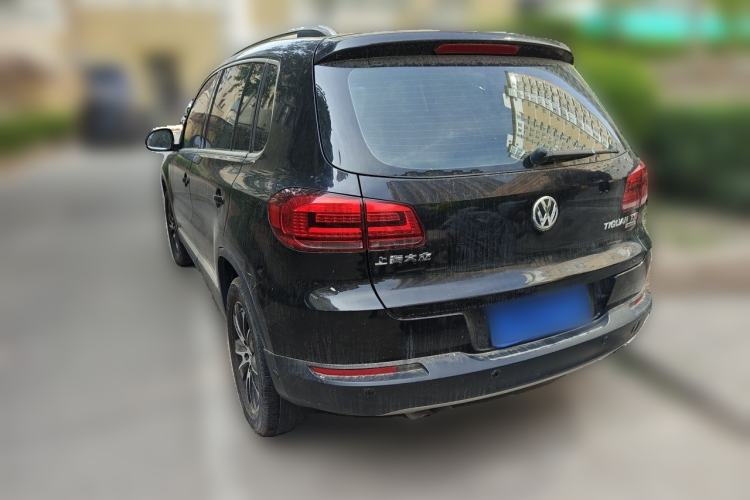 Used Volkswagen Tiguan 2013 1.8 TSI Automatic All-Wheel Drive Luxury Model Rear Left 45 Deg