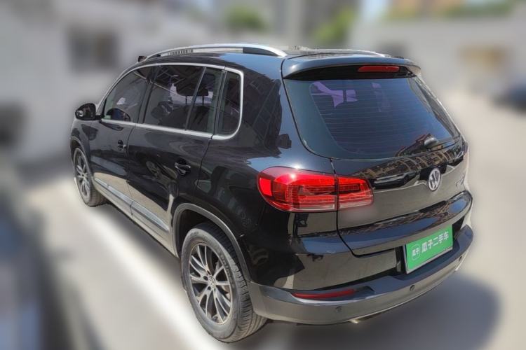 Used Volkswagen Tiguan 2013 1.8 TSI Automatic All-Wheel Drive Luxury Model Rear Left 45 Deg