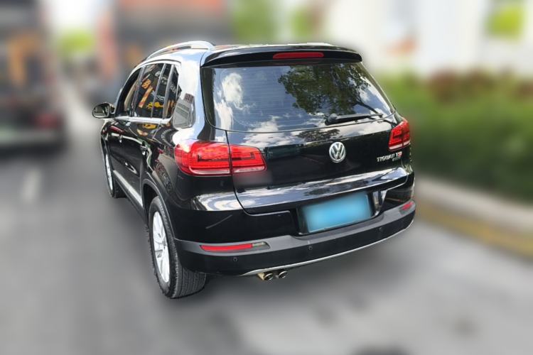 Used Volkswagen Tiguan 2013 1.8 TSI Automatic All-Wheel Drive Luxury Model Rear Left 45 Deg