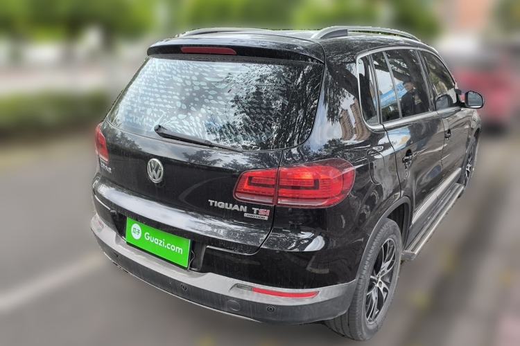 Used Volkswagen Tiguan 2013 1.8 TSI Automatic All-Wheel Drive Luxury Model Rear Right 45 Deg