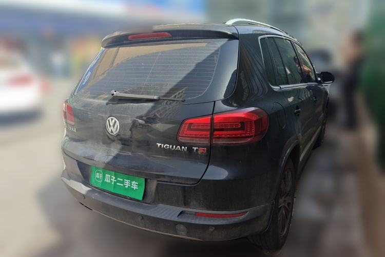 Used Volkswagen Tiguan 2013 1.8 TSI Automatic All-Wheel Drive Luxury Model Rear Right 45 Deg