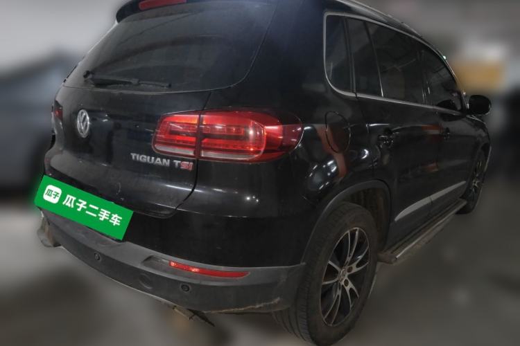 Used Volkswagen Tiguan 2013 1.8 TSI Automatic All-Wheel Drive Luxury Model Rear Right 45 Deg