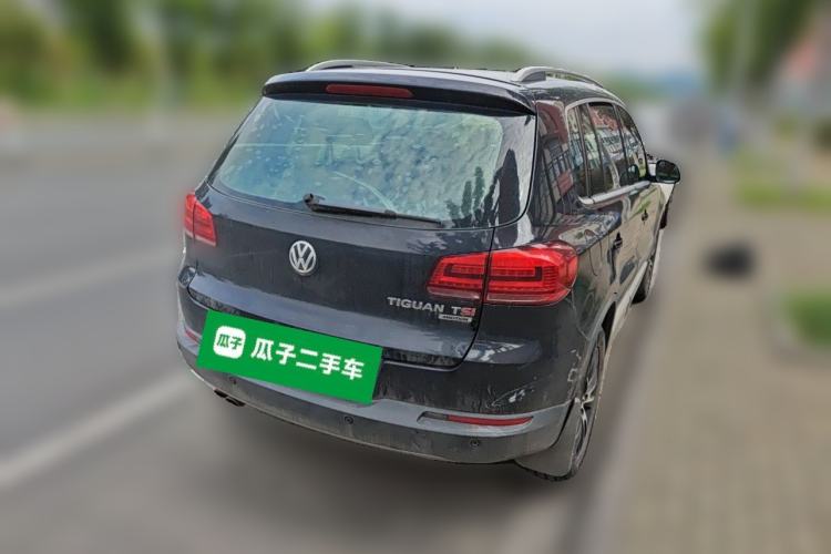 Used Volkswagen Tiguan 2013 1.8 TSI Automatic All-Wheel Drive Luxury Model Rear Right 45 Deg