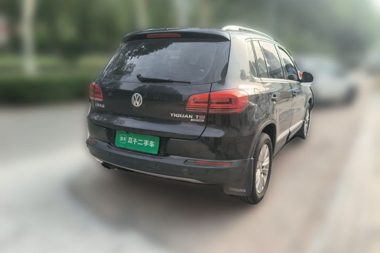 Used Volkswagen Tiguan 2013 1.8 TSI Automatic All-Wheel Drive Luxury Model Rear Right 45 Deg