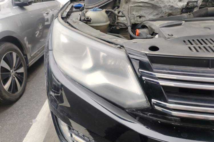 Used Volkswagen Tiguan 2013 1.8TSI Automatic All-Wheel-Drive Comfort Edition Right Front Headlight
