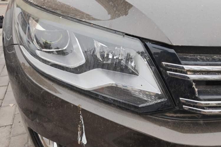 Used Volkswagen Tiguan 2013 1.8 TSI Automatic Two-Wheel Drive Comfort Edition Right Front Headlight